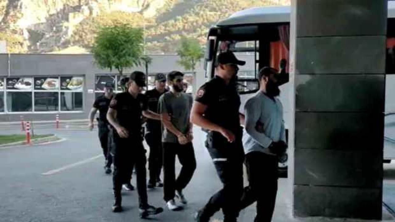 Manisa'da DEAŞ operasyonunda yakalanan 10 zanlı tutuklandı