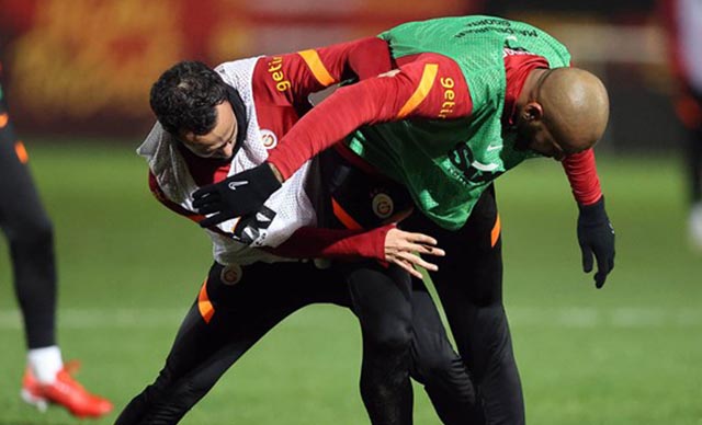 Galatasaray'da van Aanholt’un Covid-19 testi pozitif