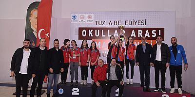 Tuzla’da Okullar Arası Masa Tenisi Turnuvası Düzenlendi