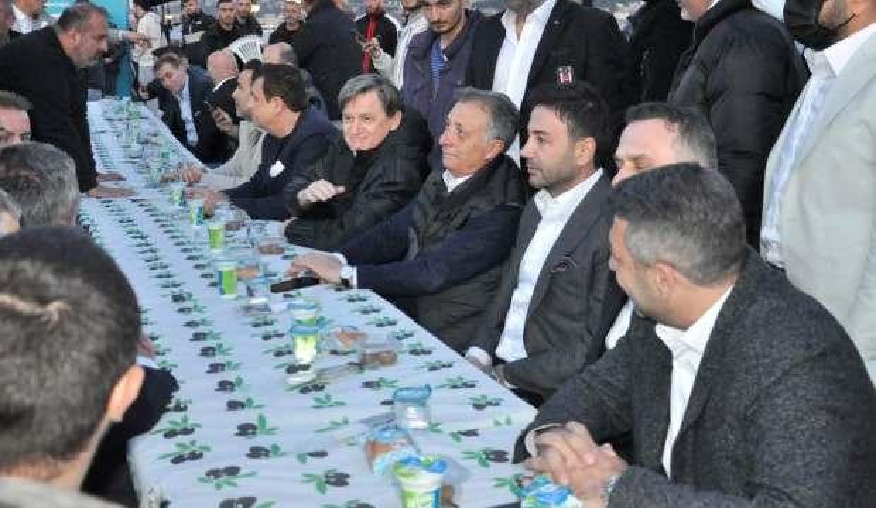 Ahmet Nur Çebi taraftarlarla iftarda buluştu