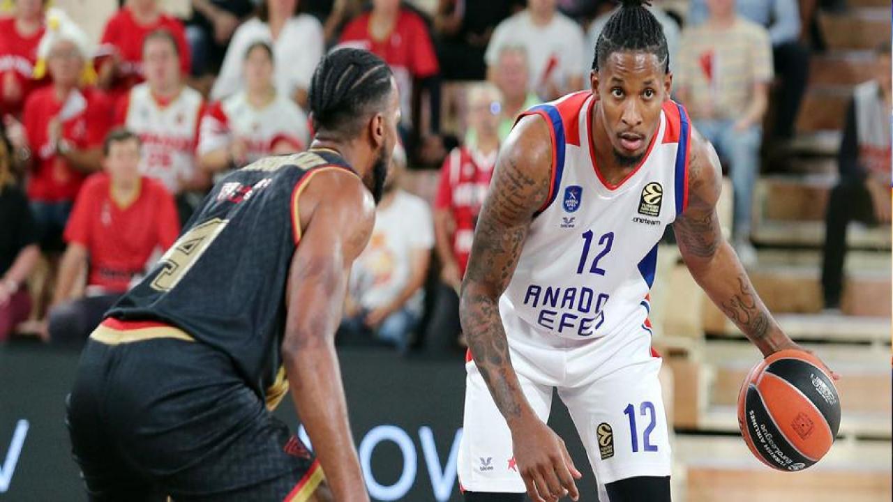 Anadolu Efes ilk yenilgisini aldı!