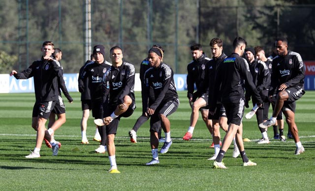 Beşiktaş'ta Kayserispor maçı hazırlıkları Şahin yönetiminde başladı