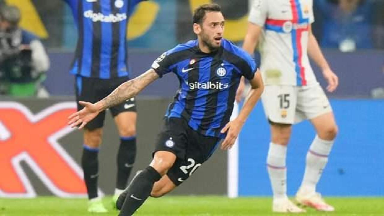 Hakan Çalhanoğlu, İtalya'da manşetleri süsledi!