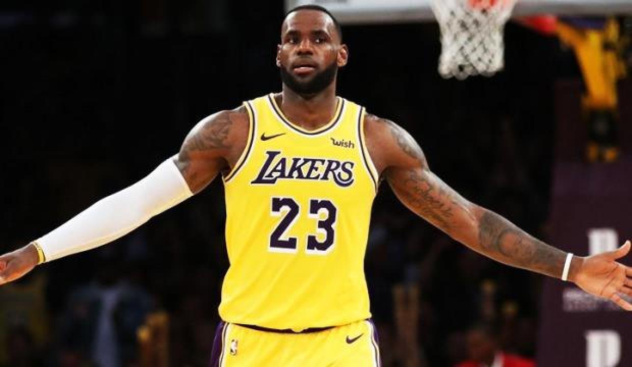 LeBron James'in tarihi rekoru, Lakers'a galibiyet için yetmedi