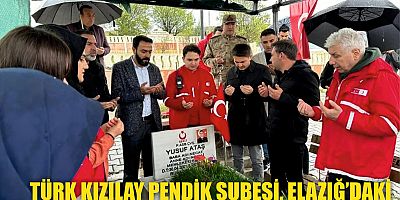 Türk Kızılay Pendik Şubesi yöneticileri ve gönüllülerinden oluşan bir heyet