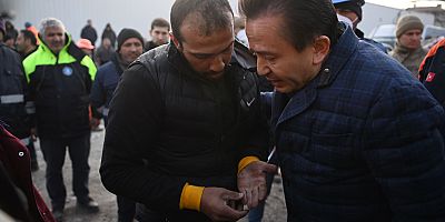 TUZLA BELEDİYE BAŞKANI DR. ŞADİ YAZICI’DAN DEPREMZEDELERE 7 MİLYON TÜRK LİRASI BAĞIŞ