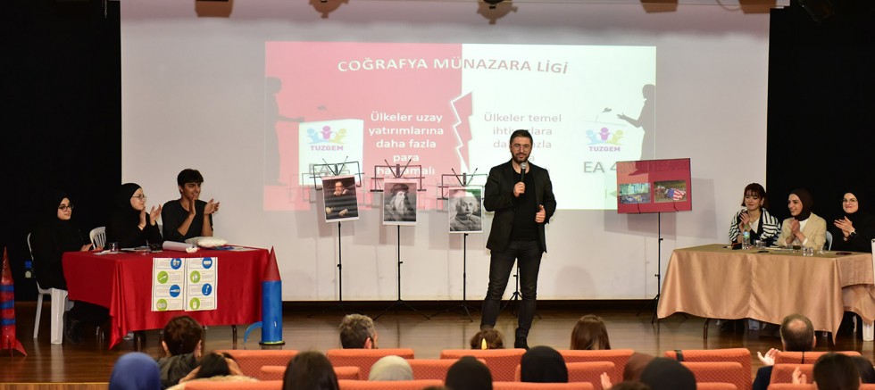 Tuzla Belediyesi Gençlik Merkezi’nde Münazara Ligi Düzenlendi